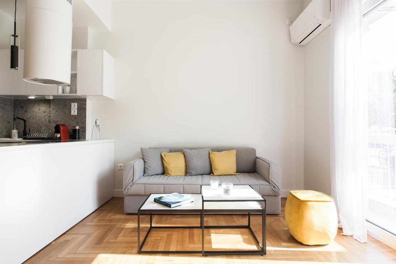 Discover Center By Foot, From Bright 1bdr! Athene